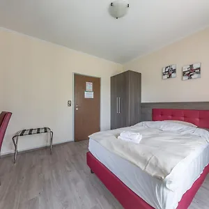 Отель Klein Frankfurt, Франкфурт-на-Майне